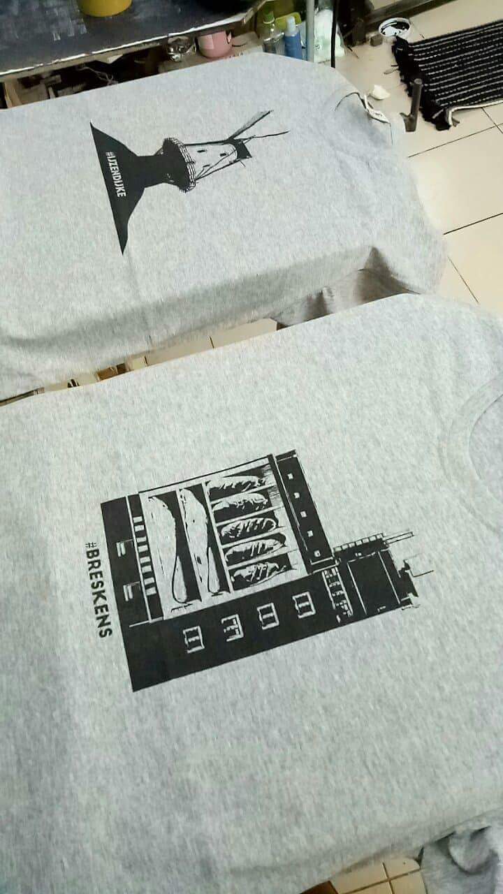 Illustrating historic windmills for a printed T-shirt series — highlight photo 3